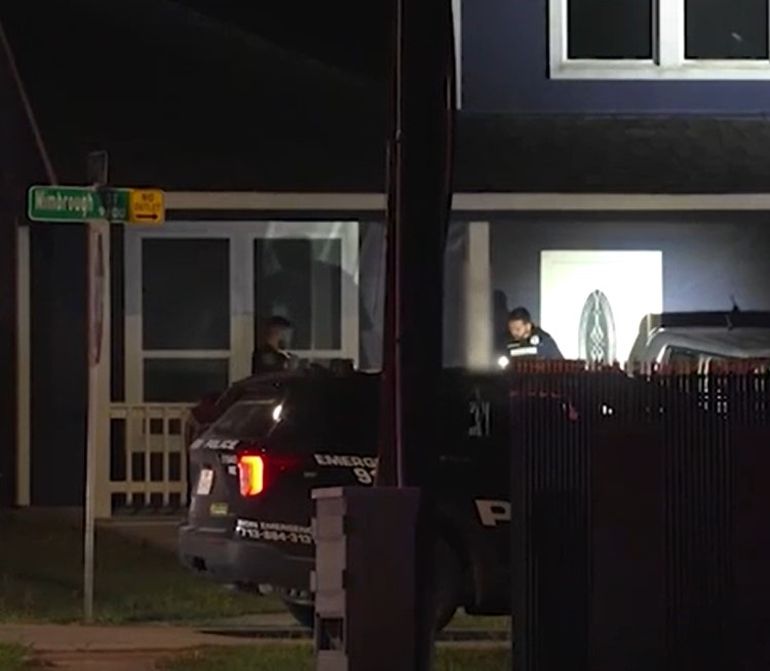 La Policía encontró unas 20 armas de fuego en la casa del sospechoso de dispararle al niño en Houston. La Policía encontró unas 20 armas de fuego en la casa del sospechoso de dispararle al niño en Houston.