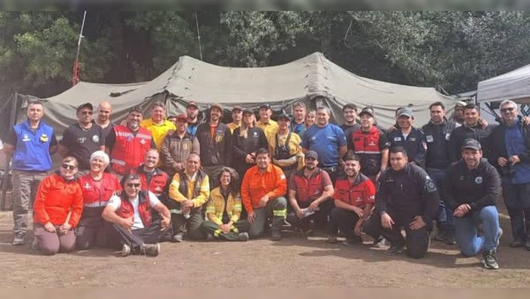 Los brigadistas que contuvieron el incendio en el Valle Magdalena. Los brigadistas que contuvieron el incendio en el Valle Magdalena.