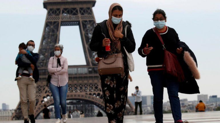 COVID-19: disuelven orgía en París en medio de la pandemia