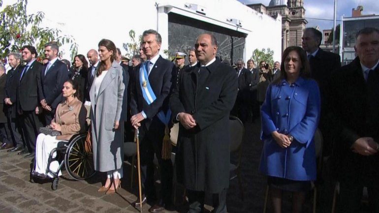 El Presidente estuvo con el gobernador tucumano y la vicepresidenta.