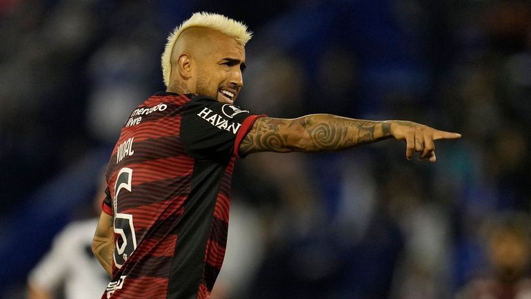 Arturo Vidal se fue del Flamengo tras discutir con Jorge Sampaoli. Arturo Vidal se fue del Flamengo tras discutir con Jorge Sampaoli.