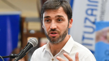 Para Ignacio Nacho Torres, el juez demoró el desalojo de tierras ocupadas en Los Alerces y al concretarse recién en pleno verano, favoreció los incendios intencionales como respuesta. Para Ignacio Nacho Torres, el juez demoró el desalojo de tierras ocupadas en Los Alerces y al concretarse recién en pleno verano, favoreció los incendios intencionales como respuesta.