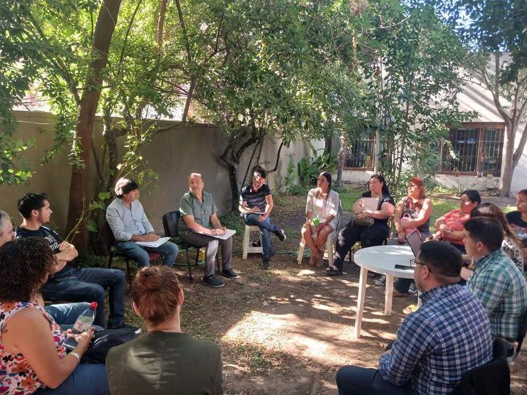 Los vecinos de los sectores 2 y 7 de Mayo en la Defensoría del Pueblo. Los vecinos de los sectores 2 y 7 de Mayo en la Defensoría del Pueblo.