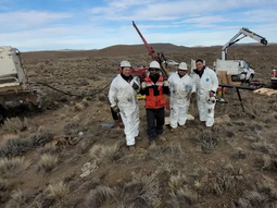 En Calcatreu, el compromiso es: 80% de mano de obra local. En Calcatreu, el compromiso es: 80% de mano de obra local.