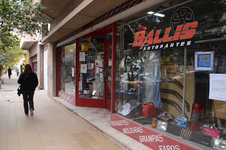 Ballis Autopartes, un negocio familiar con mucha historia en Neuquén Ballis Autopartes, un negocio familiar con mucha historia en Neuquén