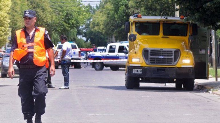Hubo un tiroteo y una bala le rozó en una pierna a una mujer.