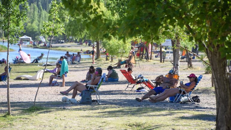 Cómo estará el tiempo en la región: día con sol y calor, noche de viento