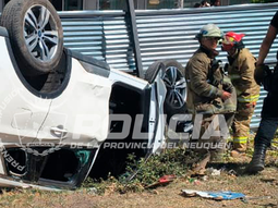 La Policía dio nueva información del vuelco en avenida Mosconi. La Policía dio nueva información del vuelco en avenida Mosconi.