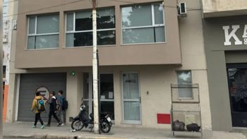 Del local de Belgrano al 700 también se llevaron dinero de la caja registradora, según informó la policía de Chubut. Del local de Belgrano al 700 también se llevaron dinero de la caja registradora, según informó la policía de Chubut.