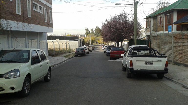 Los motochorros quedaron registrados en las cámaras de seguridad de un vecino de la calle Pehuén al 1000.