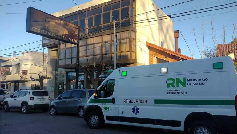 Video del brutal accidente en Allen: auto arrolló a una ciclista