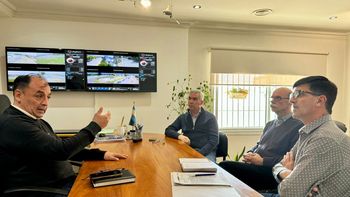 El ministro Daniel Jara se reunió en octubre con legisladores de la CC ARI, impulsores de la nueva ley de radares en Río Negro. El ministro Daniel Jara se reunió en octubre con legisladores de la CC ARI, impulsores de la nueva ley de radares en Río Negro.