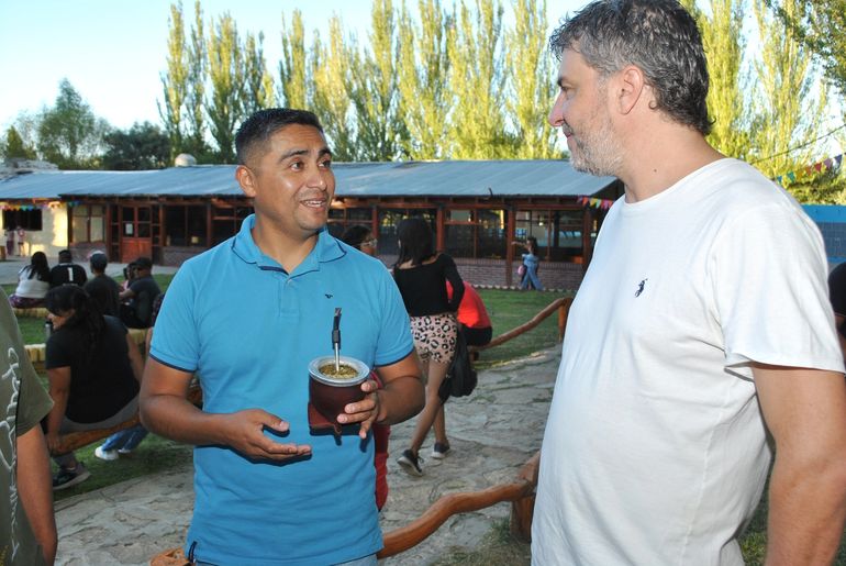 Javer Huillipan, intendente de Mariano Moreno y Mario Bruce. Javer Huillipan, intendente de Mariano Moreno y Mario Bruce.
