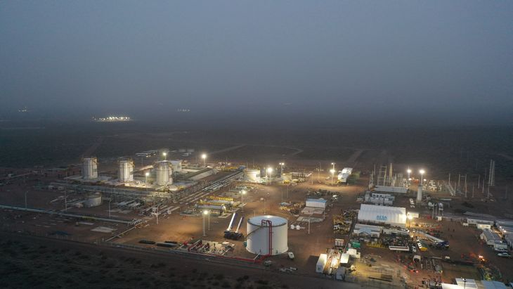 El shale argentino enfrenta una nueva fase de madurez que obliga a las empresas a redefinir sus estrategias de inversión. El shale argentino enfrenta una nueva fase de madurez que obliga a las empresas a redefinir sus estrategias de inversión.