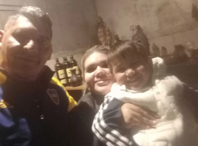 La foto que incomodó a Jorge Rial: More y su hijo Francesco junto al pai umbanda . La foto que incomodó a Jorge Rial: More y su hijo Francesco junto al pai umbanda .