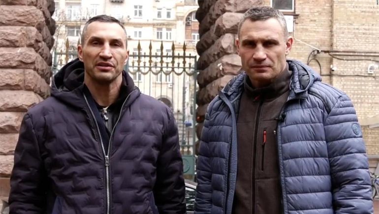 Son hermanos, ex campeones de boxeo y están decididos a morir por Ucrania