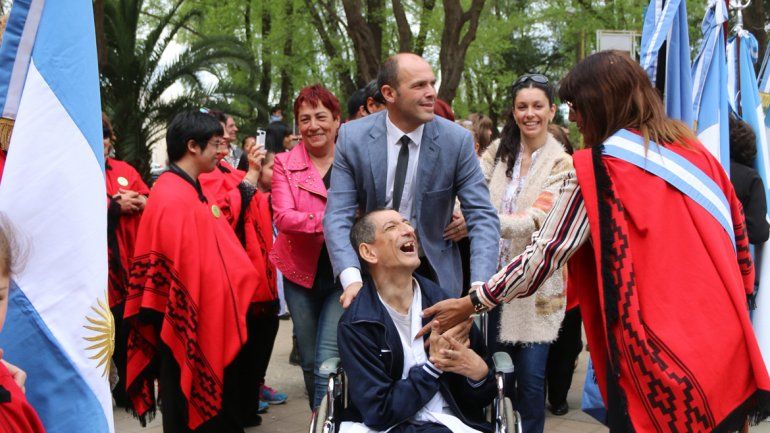 El intendente Cimolai bailó junto &nbsp;a los chicos de la Apadic.