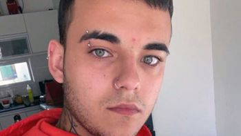 asesinaron a un joven y dejaron el cuerpo al lado de bolsas de droga asesinaron a un joven y dejaron el cuerpo al lado de bolsas de droga