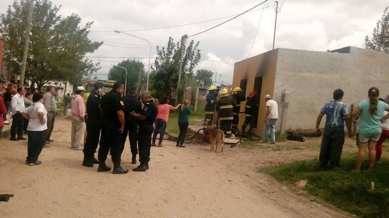 Una de las viviendas incendiadas por la presencia de la anciana en Nogoyá