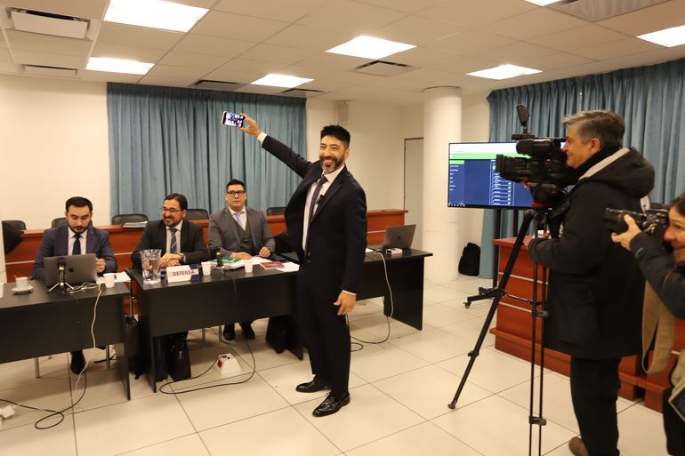 Alfredo Cury intentó trasmitir la previa del juicio en vivo y pidió autorización para hacerlo como Alfredo Cury intentó trasmitir la previa del juicio en vivo y pidió autorización para hacerlo como