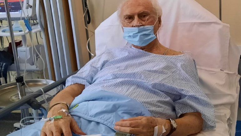 Pino Solanas se encuentra hospitalizado en Francia.