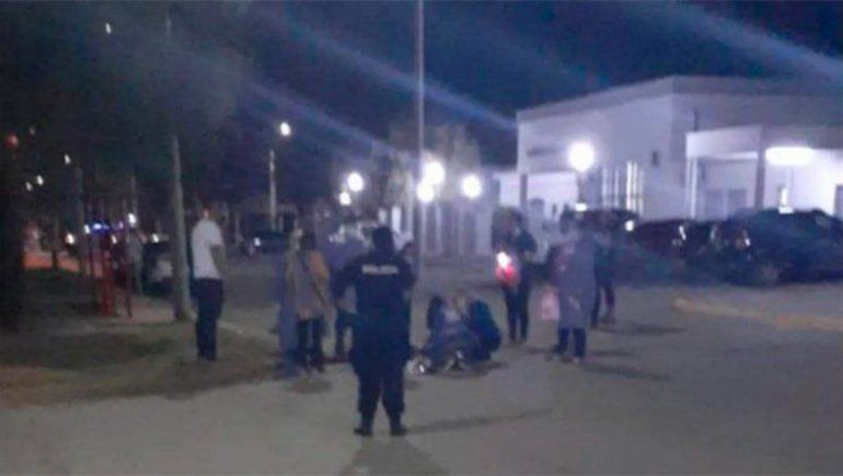 Hombre con COVID murió en la puerta de un hospital