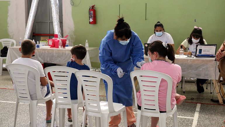 Dónde se vacunará en el último día del año en Neuquén