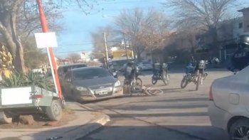 huyo de un control policial y termino chocando huyo de un control policial y termino chocando