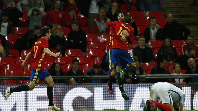 España sacó un empate milagroso en Wembley y terminó festejando.
