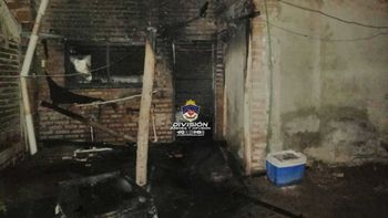 El trágico incendio ocurrió en el oeste de Neuquén / Foto Prensa Policía El trágico incendio ocurrió en el oeste de Neuquén / Foto Prensa Policía