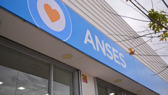 Tres mujeres apuñalaron a una empleada de ANSES