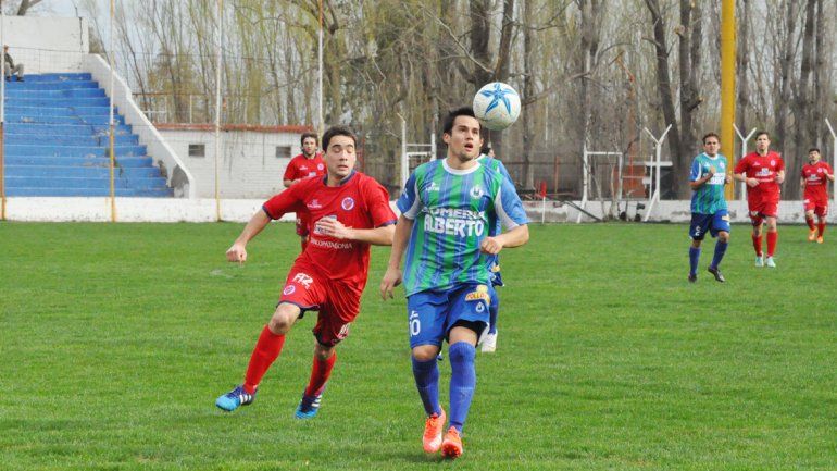 El memorable partido entre Racing de Avellaneda y el Rojo neuquino. Petrolero