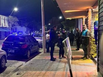 Chubut: policías en el boliche Cleopatra de Puerto Madryn, donde mataron a un adolescente. Chubut: policías en el boliche Cleopatra de Puerto Madryn, donde mataron a un adolescente.