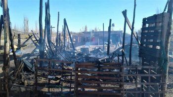 un joven sufrio graves heridas al incendiarse una vivienda un joven sufrio graves heridas al incendiarse una vivienda