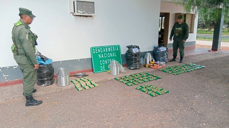 El cargamento de ladrillos de hojas de coca tenía como destino la provincia de Neuquén. | LM Neuquen El cargamento de ladrillos de hojas de coca tenía como destino la provincia de Neuquén.