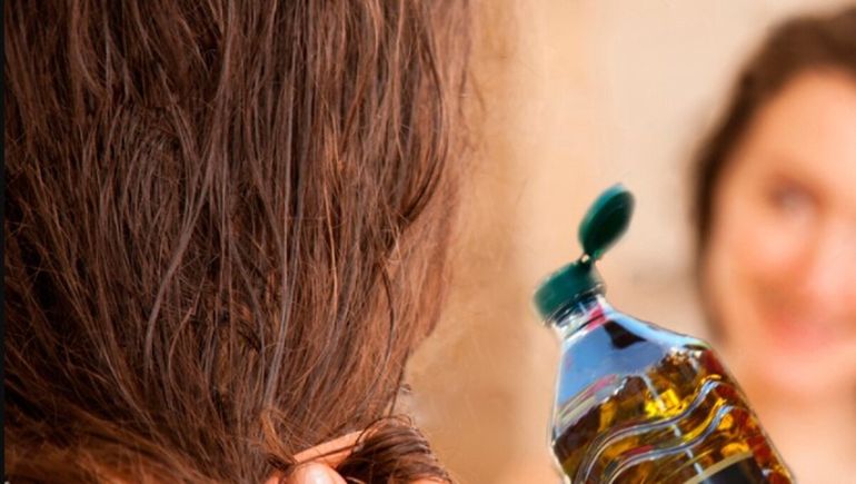 Expertos advierten sobre los riesgos del uso de aceite de oliva en TikTok para el cabello