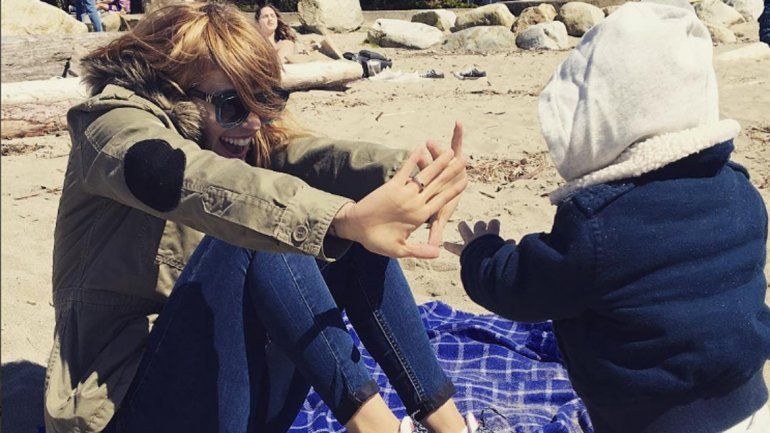 Luisana vuelve a reír junto a su hijo Noah, tras superar la enfermedad