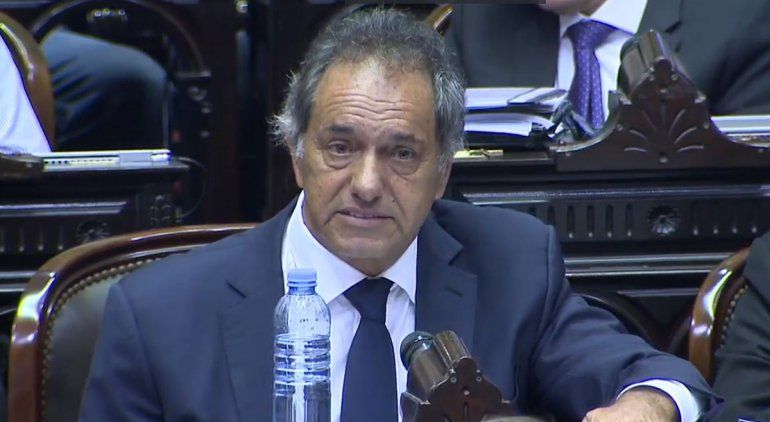 Denunciaron a Scioli por su presencia en Diputados