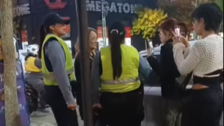 El episodio ocurrió en el centro de Cipolletti sobre calle Roca y España.