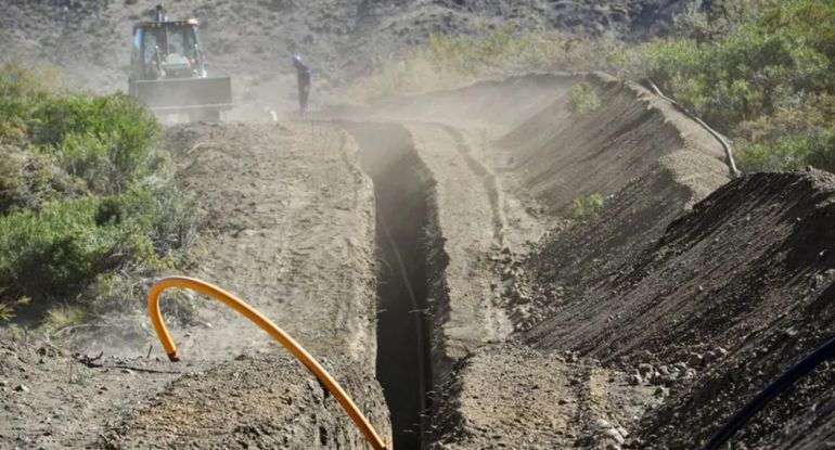 Hidenesa extendió 27 mil metros la cañería y el gas ya está más cerca de Guañacos