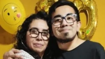 Marcela y Cristian, en una foto del último cumpleaños del fan de La Renga en Comodoro Rivadavia. Marcela y Cristian, en una foto del último cumpleaños del fan de La Renga en Comodoro Rivadavia.