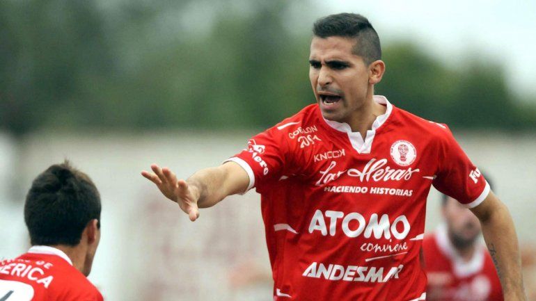 Marcos Baéz viene de ser goleador en Huracán Las Heras.