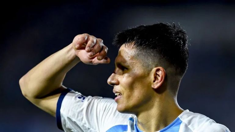 Leonardo Sigali con la camiseta de Racing Leonardo Sigali con la camiseta de Racing