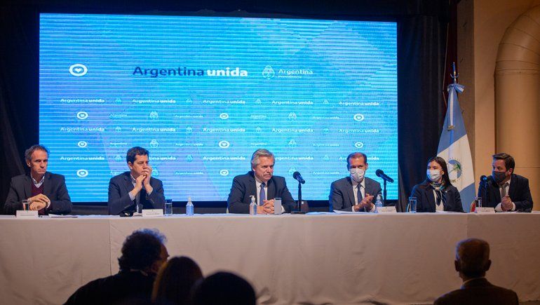 El Gobierno desmiente que haya llevado una gran comitiva a La Angostura