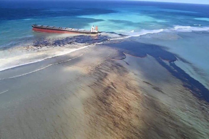 Barco derramó 4 mil toneladas de petróleo en la isla Mauricio