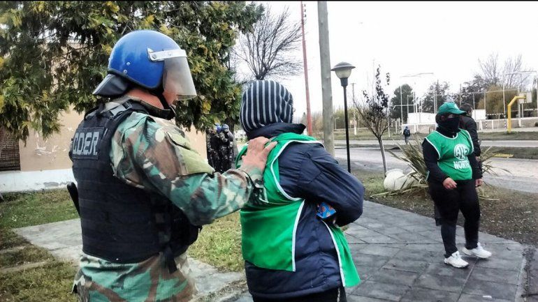 ATE Río Negro se manifestó en el municipio y el intendente se encerró