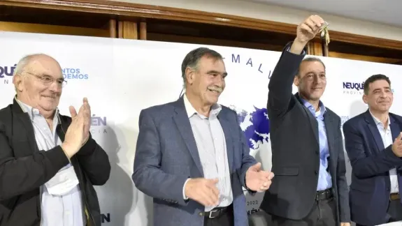 Le entregaron las llaves del cine San Martín al municipio de Centenario