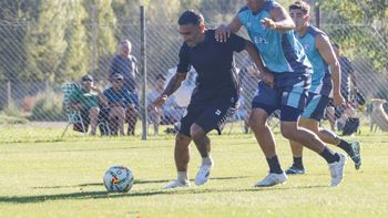 Rincón y Cipo ya se vieron las caras en los amistosos de pretemporada. Fotos: Anahí Cárdena