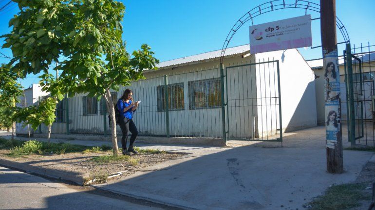 El robo ocurrió frente al Centro de Formación Profesional de Valentina Sur.