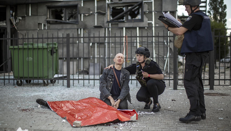 Misiles rusos matan a un chico que esperaba un colectivo